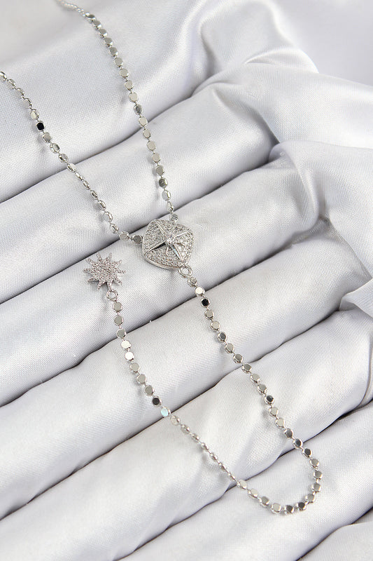 BKO10470 - Pirinç Zirkon Taşlı Ezme Zincirli Madalyon Model Gümüş Renk Y Kolye