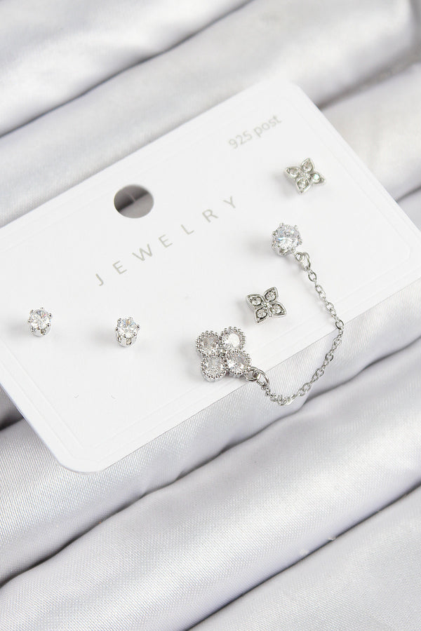 BKP11157 - Pirinç Zirkon Taşlı Yonca Model Gümüş Renk 925 Ayar Gümüş Çivi Kadın Küpe Set