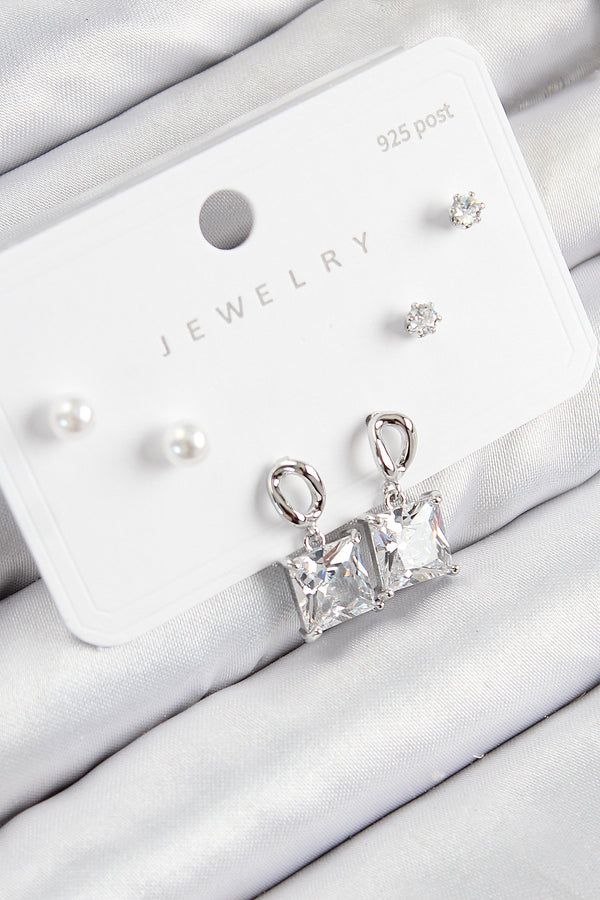 BKP11161 - Pirinç Zirkon Taşlı Sallantılı Kare Model Gümüş Renk 925 Ayar Gümüş Çivi Kadın Küpe Set