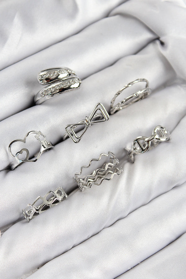 BYK3822 - Pirinç Zirkon Taşlı Fiyonk Ve Kalp Model Gümüş Renk Kadın Yüzük Kombin Set