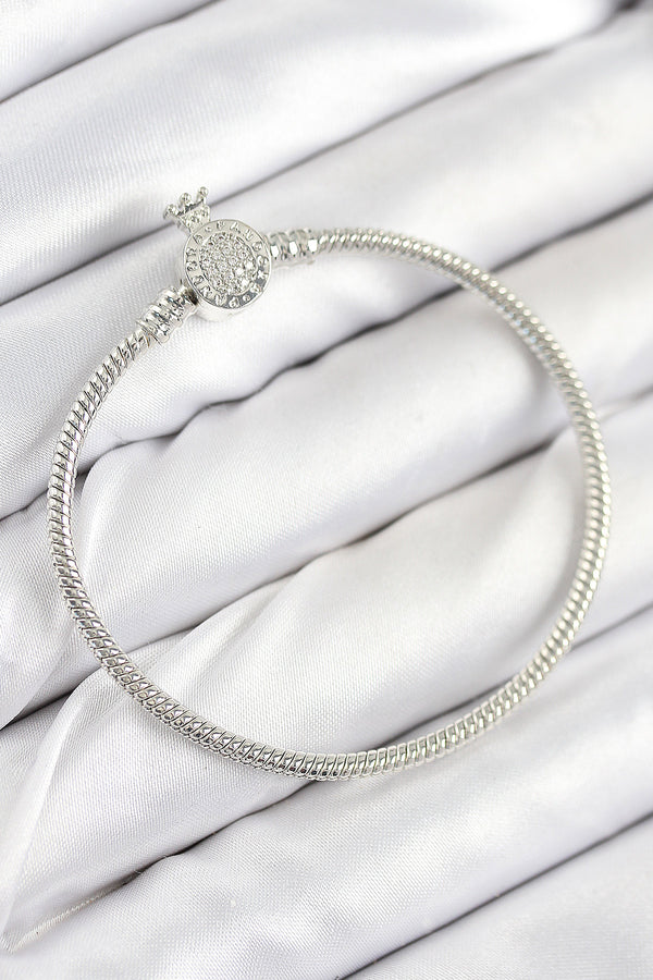 BB7802 - Pirinç Charm Zirkon Taşlı Taç Model Gümüş Renk Kadın Bileklik