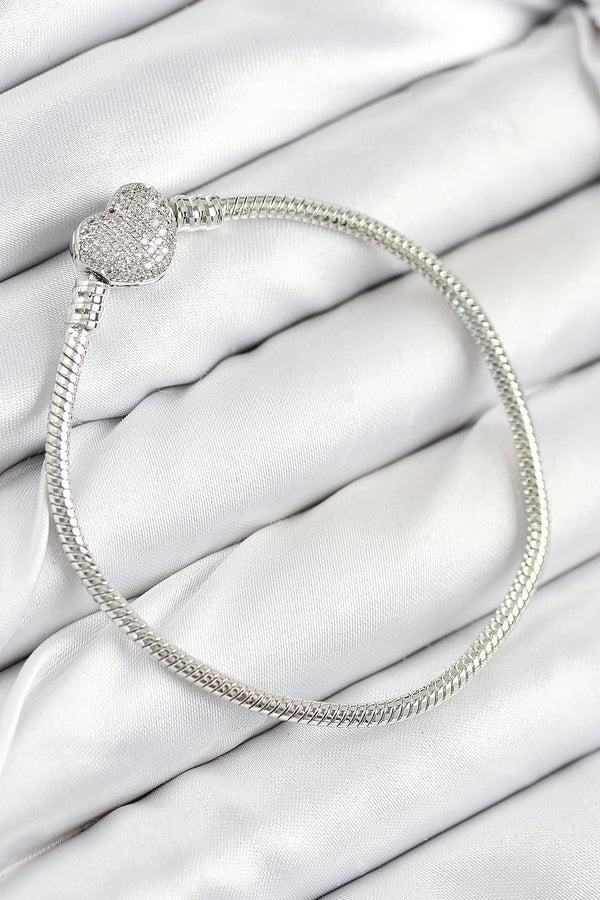 BB7803 - Pirinç Charm Zirkon Taşlı Kalp Model Gümüş Renk Kadın Bileklik