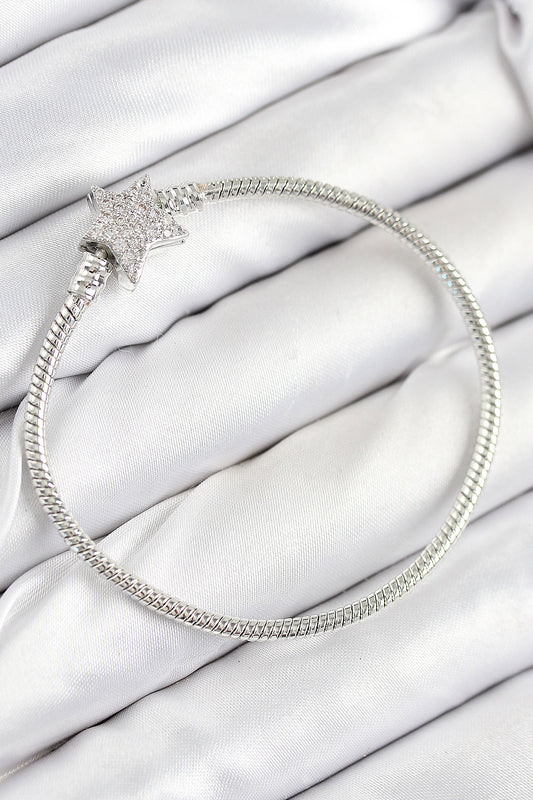 BB7804 - Pirinç Charm Zirkon Taşlı Yıldız Model Gümüş Renk Kadın Bileklik