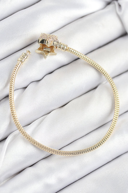 BB7810 - Pirinç Charm Zirkon Taşlı Yıldız Model Gold Renk Kadın Bileklik