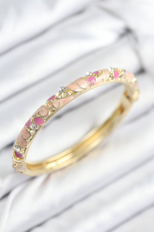 BB7817 - Mineli Pirinç Zirkon Taşlı Pembe Çiçek Motifli Gold Kadın Kelepçe