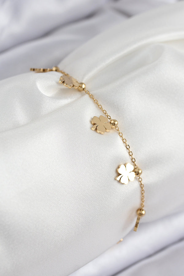 BB7824 - 316L Çelik Sıralı Yonca Model Gold Renk Kadın Bileklik