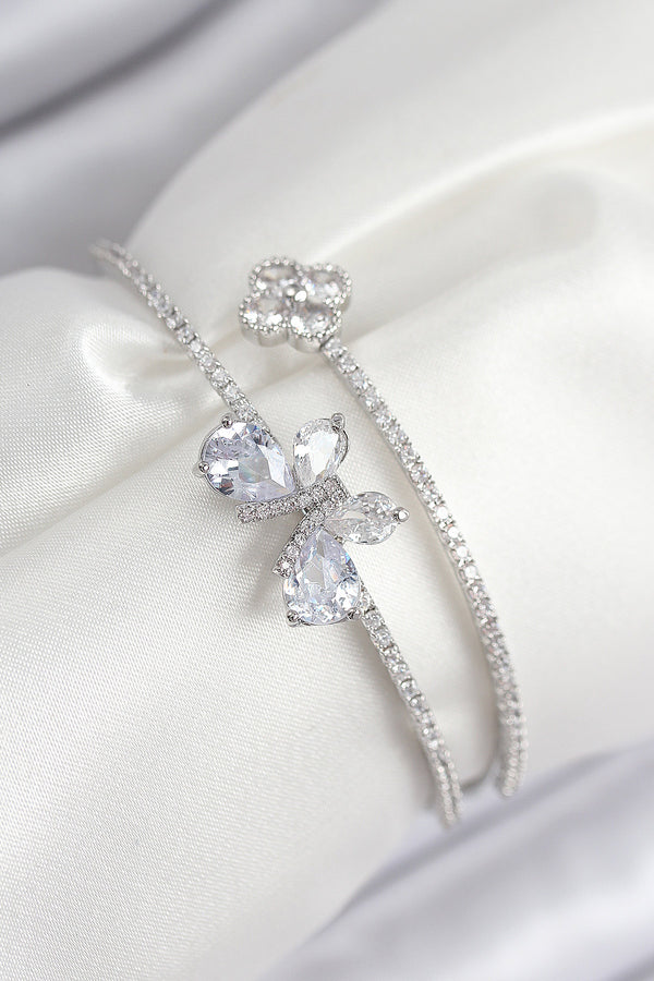 BB7850 - Pirinç Zirkon Taşlı Kelebek Ve Yonca Model Gümüş Renk Kadın Bileklik