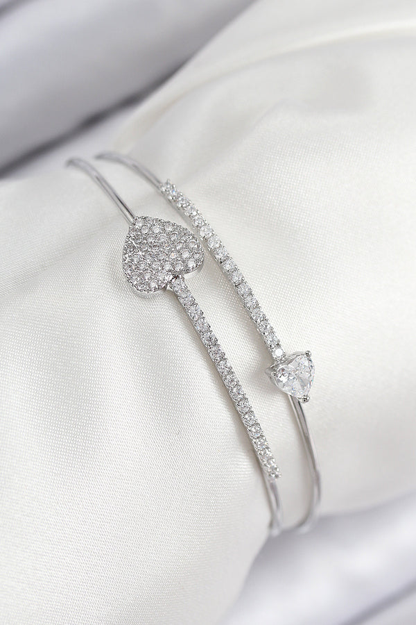 BB7852 - Pirinç Zirkon Taşlı Kalp Model Gümüş Renk Kadın Bileklik