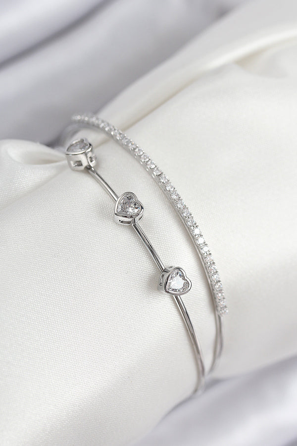 BB7862 - Pirinç Zirkon Taşlı Kalp Model Gümüş Renk Kadın Bileklik