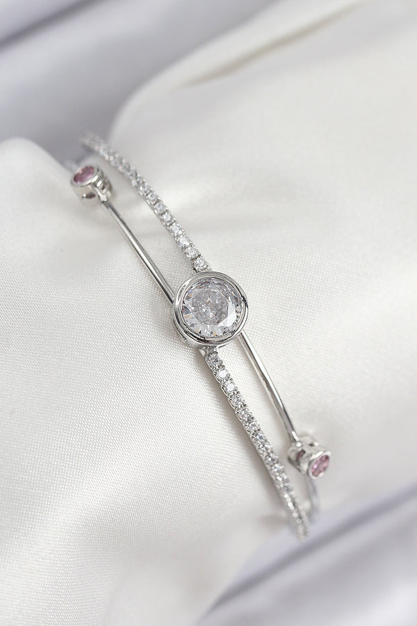 BB7880 - Pirinç Zirkon Taşlı Pırlanta Model Gümüş Renk Kadın Bileklik