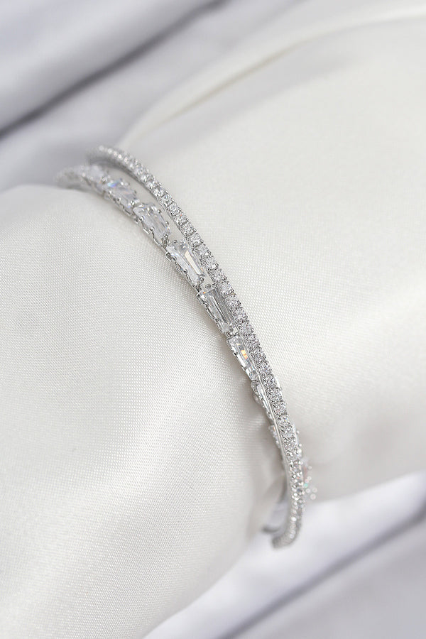 BB7882 - Pirinç Zirkon Taşlı Su Yolu Model Gümüş Renk Kadın Bileklik