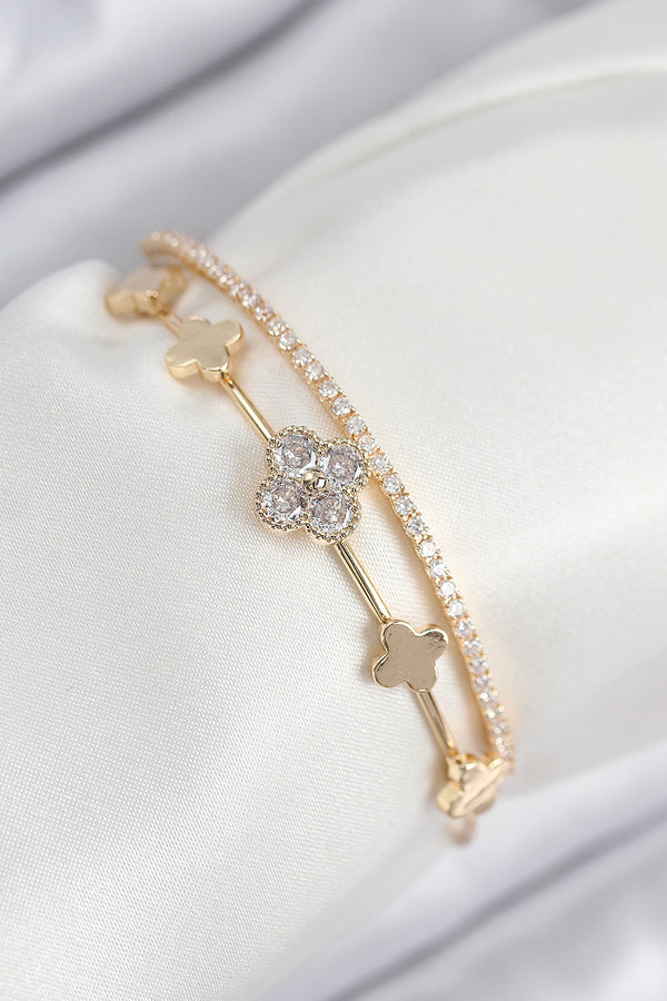 BB7885 - Pirinç Zirkon Taşlı Yonca Model Gold Renk Kadın Bileklik