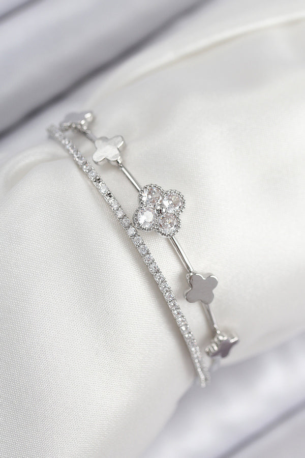 BB7886 - Pirinç Zirkon Taşlı Yonca Model Gümüş Renk Kadın Bileklik