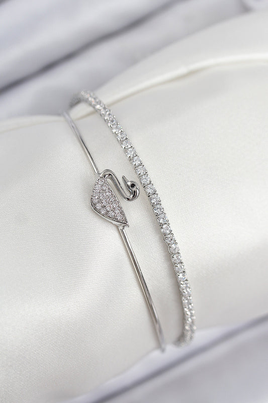 BB7890 - Pirinç Zirkon Taşlı Kuğu Model Gümüş Renk Kadın Bileklik