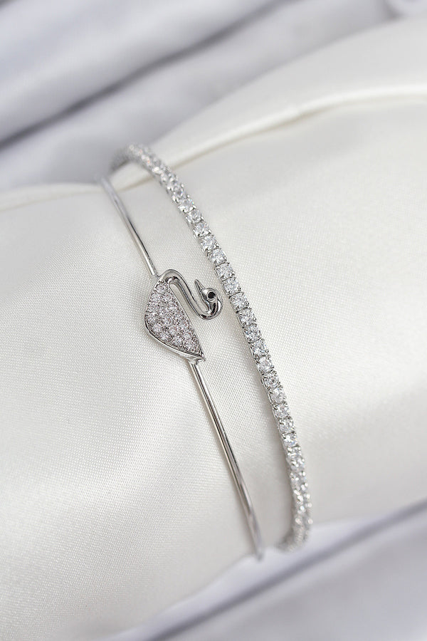 BB7890 - Pirinç Zirkon Taşlı Kuğu Model Gümüş Renk Kadın Bileklik