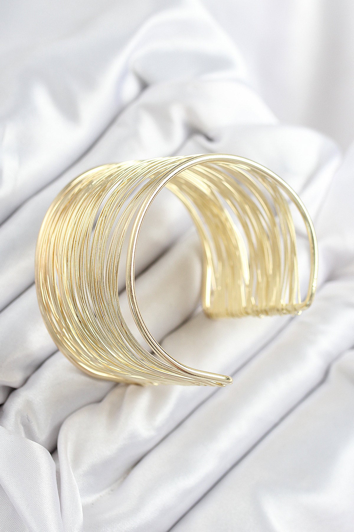 BB7895 - Pirinç Tel Sarma Model Gold Renk Kadın Bileklilk