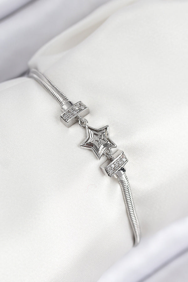 BB7902 - Pirinç Zirkon Taşlı Yıldız Model Gümüş Renk Kadın Bileklik