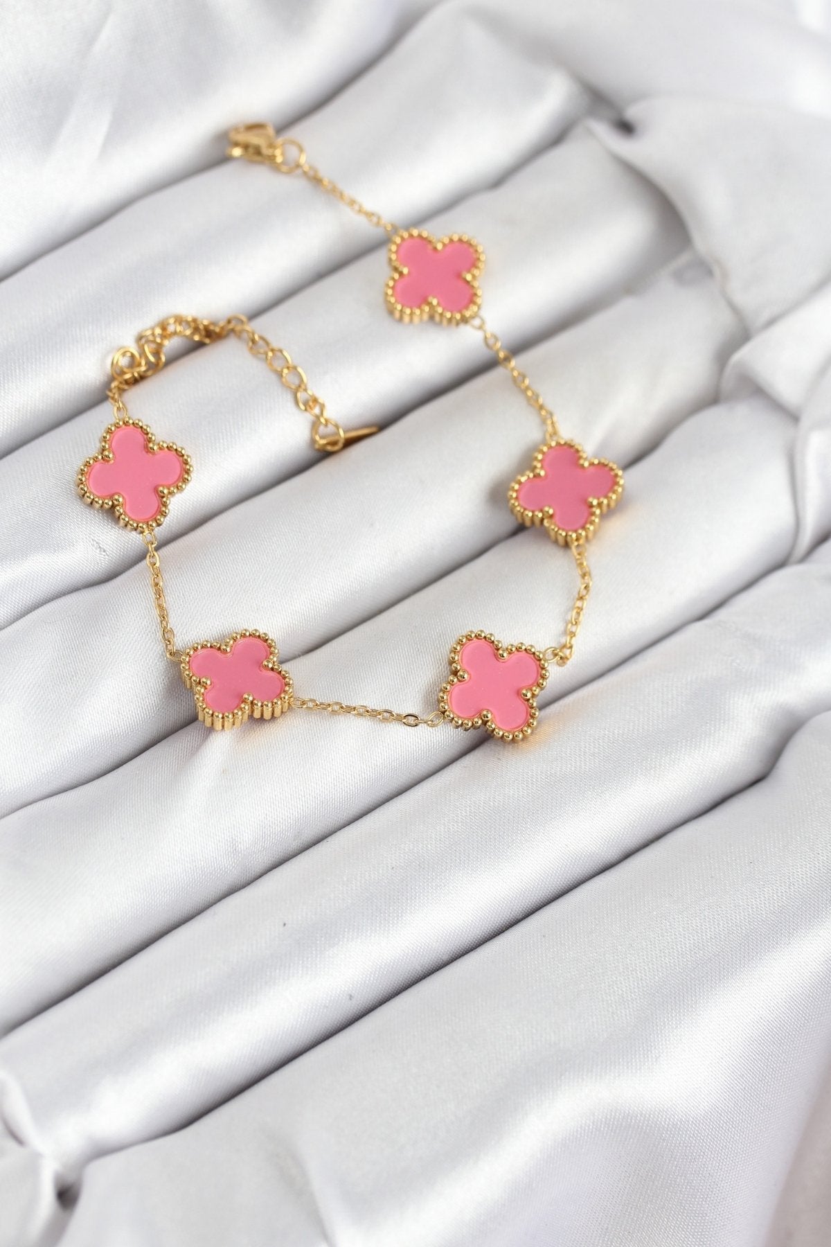 BB7908 - 316L Çelik Gold Zincir Pembe Yonca Renk Bileklik