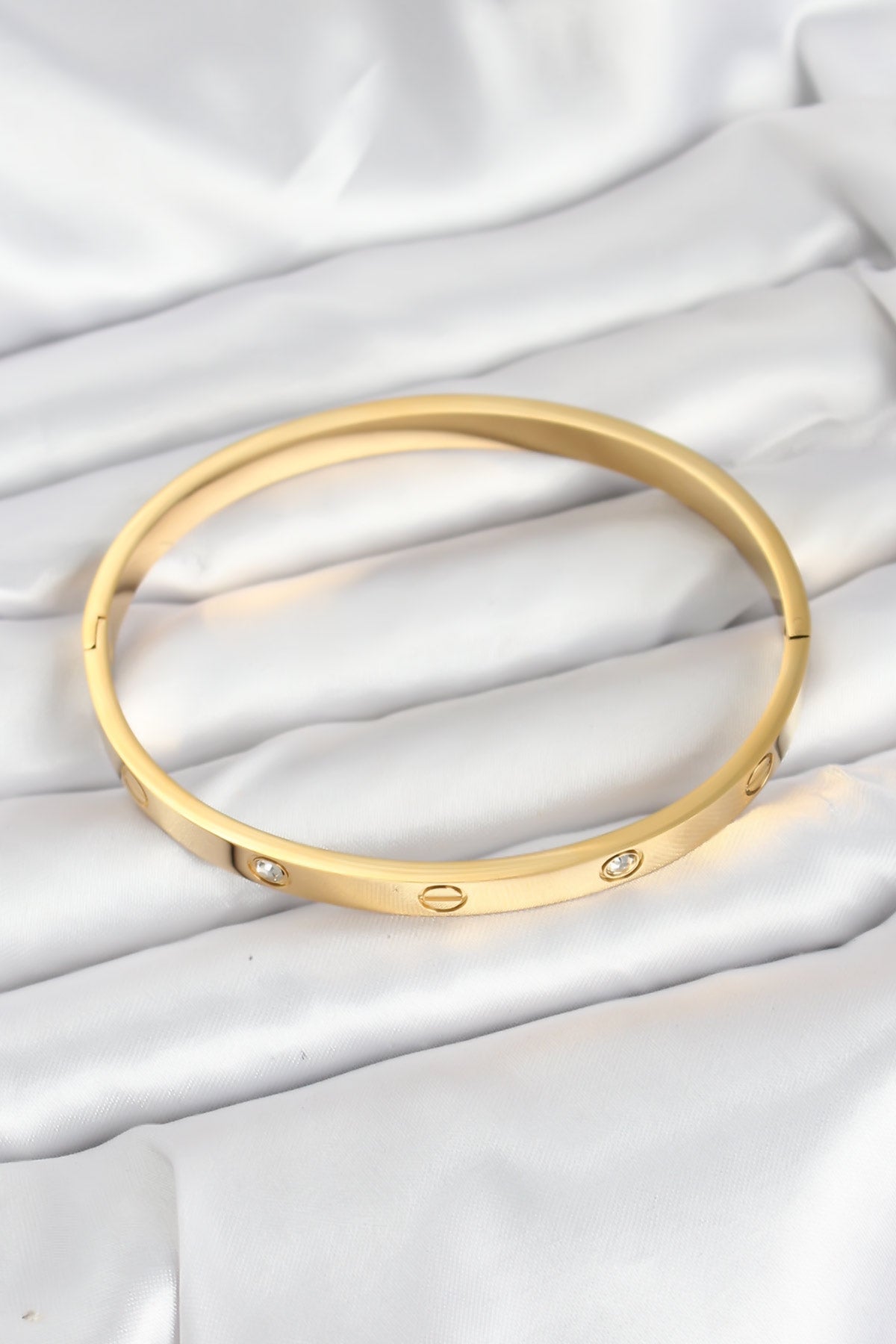 BB7911 - 316L Çelik Gold Renk Zirkon Taşlı 65 mm Kadın Kelepçe Bileklik