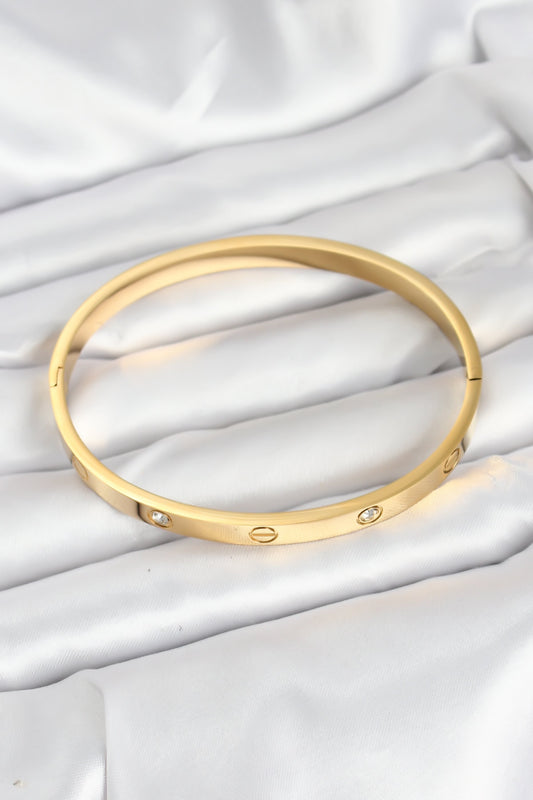 BB7911 - 316L Çelik Gold Renk Zirkon Taşlı 65 mm Kadın Kelepçe Bileklik