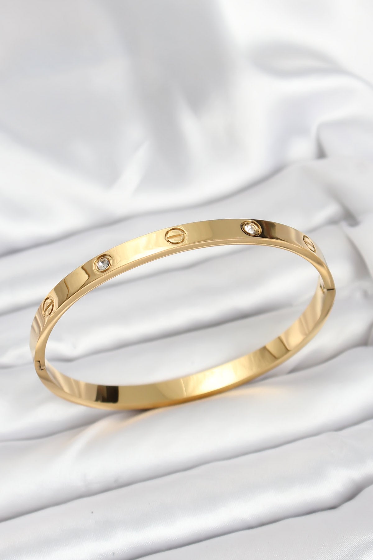 BB7911 - 316L Çelik Gold Renk Zirkon Taşlı 65 mm Kadın Kelepçe Bileklik