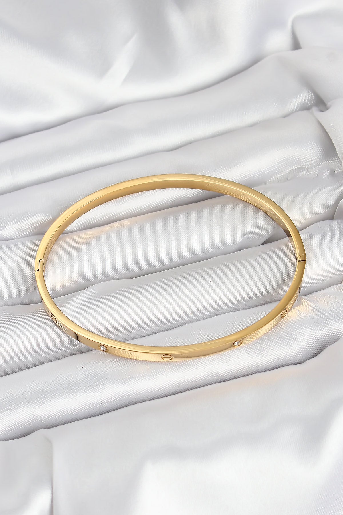 BB7914 - 316L Çelik Gold Renk Zirkon Taşlı 65 mm İnce Kadın Kelepçe Bileklik