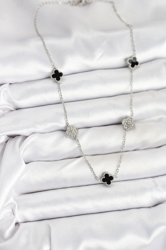 BKO10591 - 316L Çelik Zincir Gümüş Renk Siyah ve Zirkon Taşlı Baby Boy Yonca Kadın Kolye