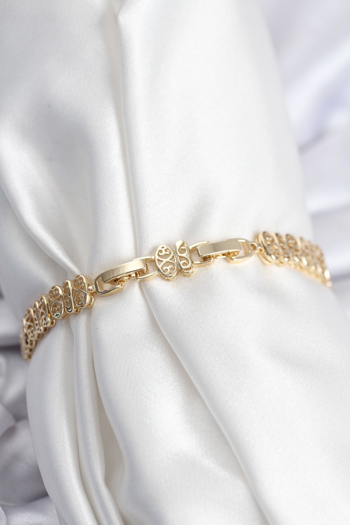 BB7926 - Pirinç VIP Seri Gold Renk Oval Sıralı Kadın Bileklik