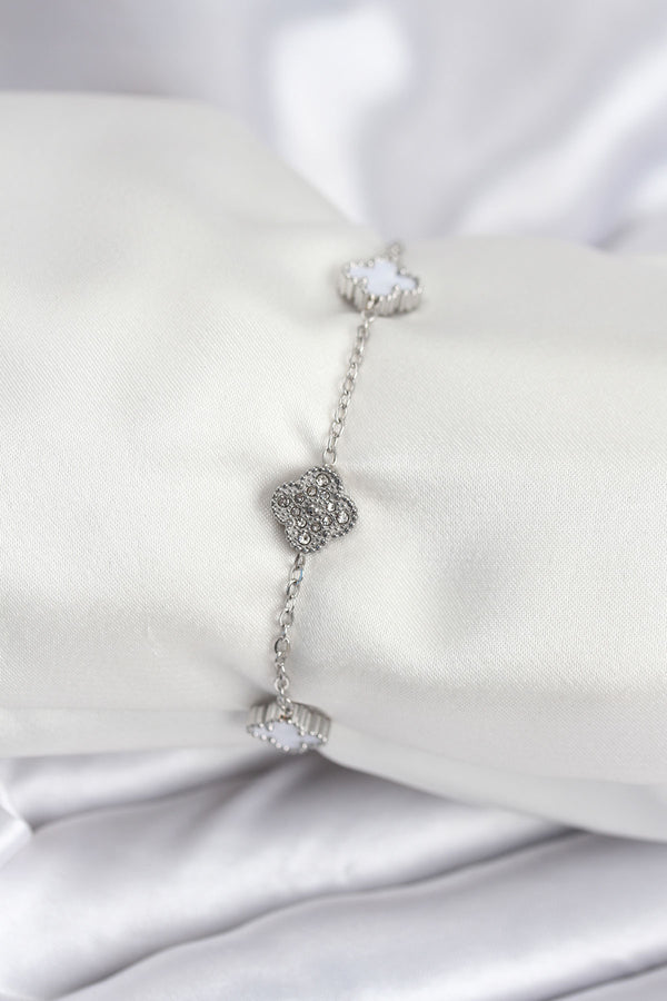 BB7956 - 316L Çelik Gümüş Renk Beyaz ve Zirkon Taşlı Baby Boy Yonca Kadın Bileklik