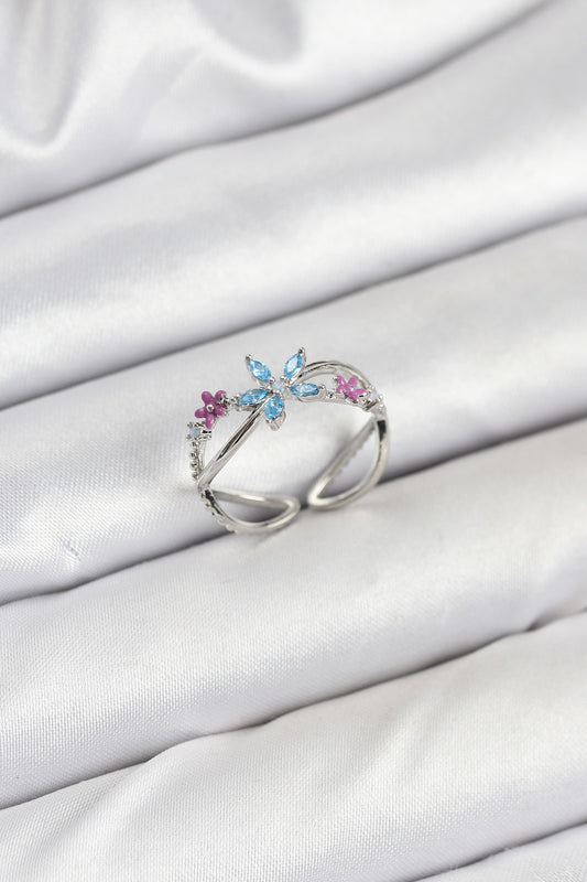 BYK3835 - Pirinç Gümüş Renk Zirkon Taşlı Mavi Çiçekli Kadın Yüzük