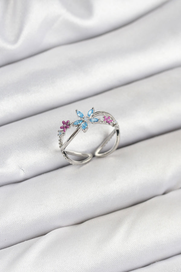 BYK3835 - Pirinç Gümüş Renk Zirkon Taşlı Mavi Çiçekli Kadın Yüzük