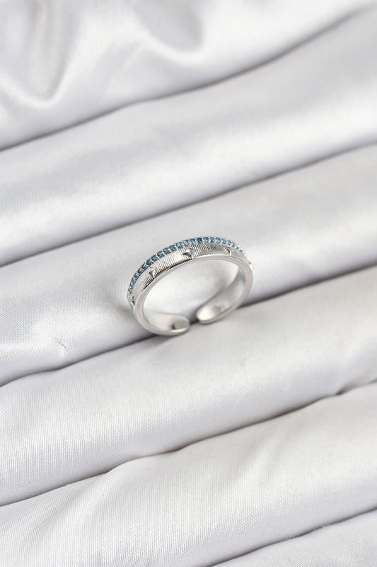 BYK3837 - Pirinç Gümüş Renk Sıralı Zirkon Taşlı Kutup Yıldızı Model Kadın Yüzük