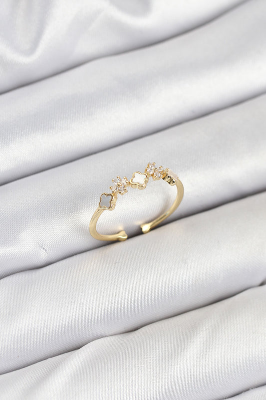 BYK3842 - Pirinç Gold Renk Minimal Yonca Detaylı Kadın Yüzük