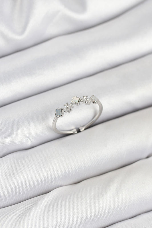 BYK3843 - Pirinç Gümüş Renk Minimal Yonca Detaylı Kadın Yüzük