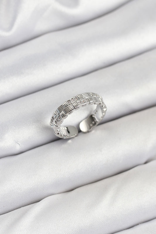 BYK3847 - Pirinç Gümüş Renk Zirkon Taşlı Sırım Kadın Yüzük