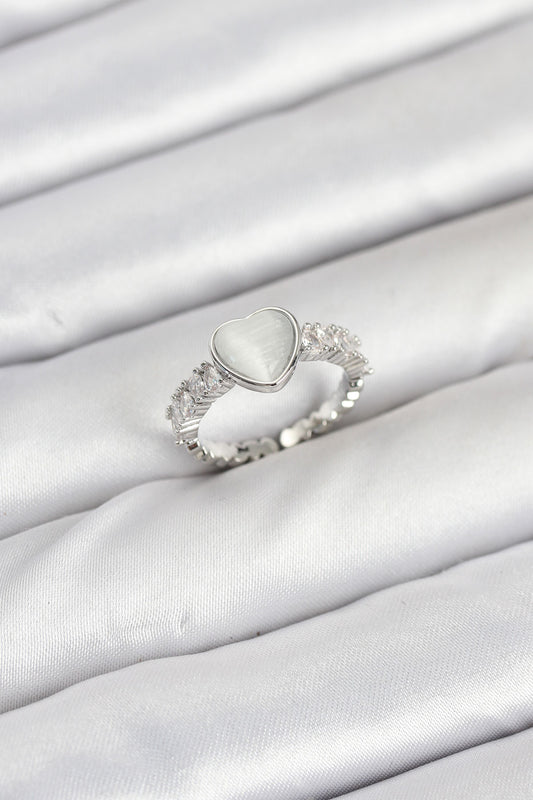 BYK3857 - Pirinç Gümüş Renk Zirkon Taşlı Kalpli Kadın Yüzük