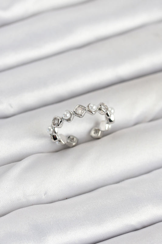 BYK3877 - Pirinç Gümüş Renk Zirkon Taşlı İncili Kadın Yüzük