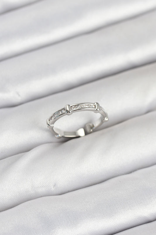 BYK3889 - Pirinç Gümüş Renk Kemik Model Zirkon Taşlı Kadın Yüzük