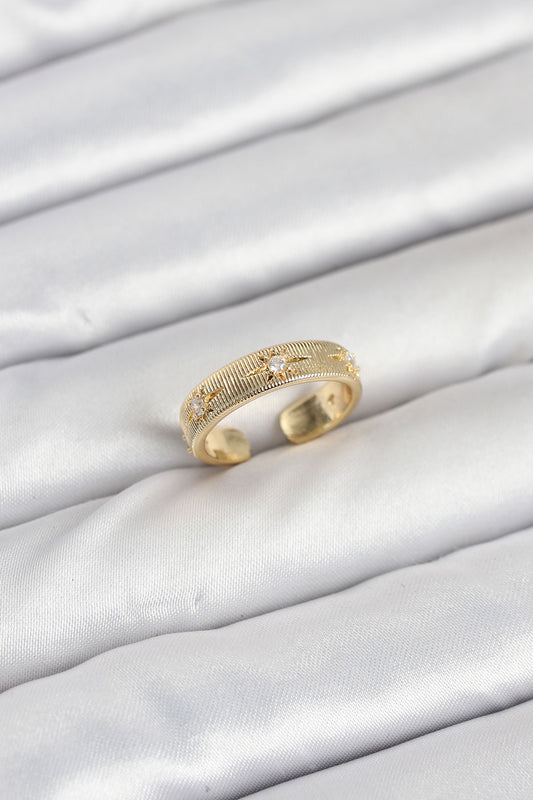 BYK3898 - Pirinç Gold Renk Zirkon Taşlı Kutup Yıldızı Model Kadın Yüzük