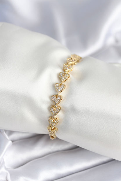Pirinç Gold Renk Kalp Model Kadın Bileklik - BB7982