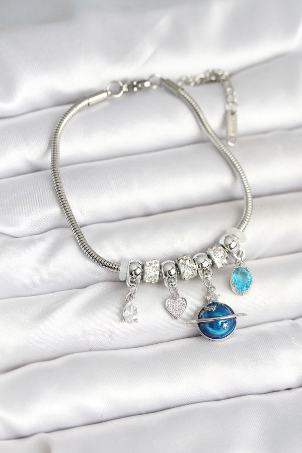 BB7988 - Pirinç Gümüş Renk Dünya Charmlı Kadın Bileklik