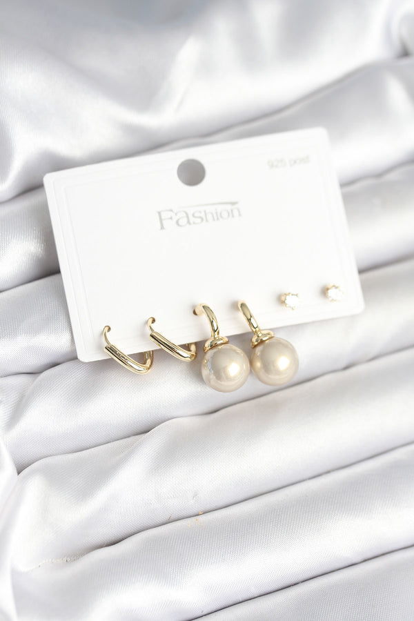 BKP11253 - Pirinç Gold Renk İnci Detaylı 925 Gümüş Çivili Kadın Küpe Seti