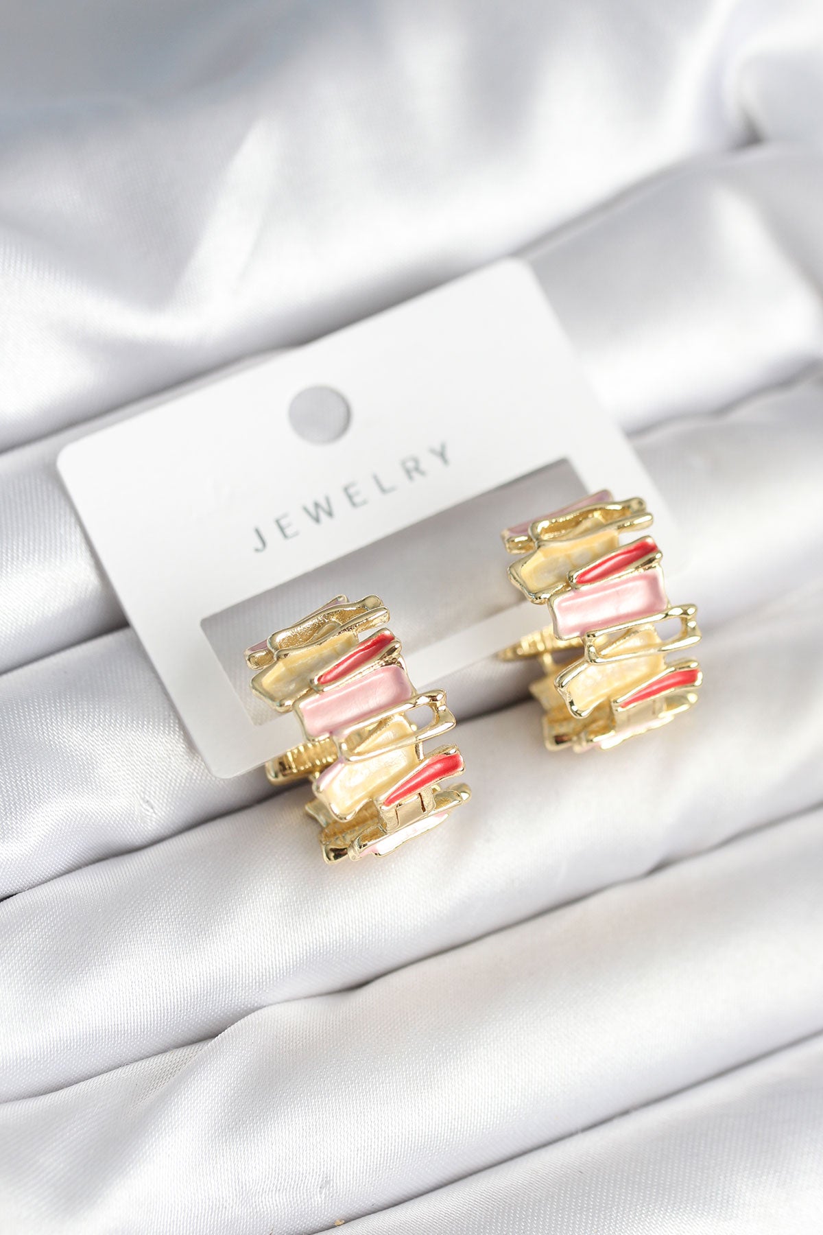 BKP11285 - Mineli Karışık Renkli Gold Pirinç Kadın Küpe