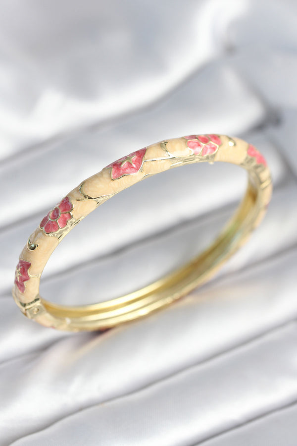 BB8006 - Pembe Renk Detaylı Mineli Kelepçe