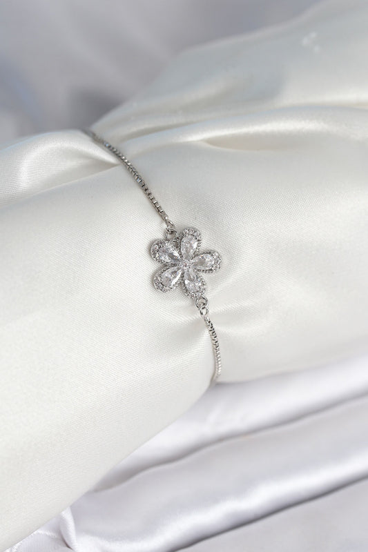 BB8012 - Çiçek Model Asansörlü Gümüş Renk Kadın Bileklik