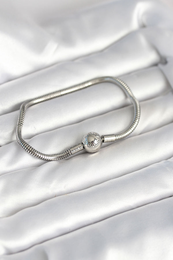 BB8015 - Gümüş Renk Pirinç Charm Bileklik
