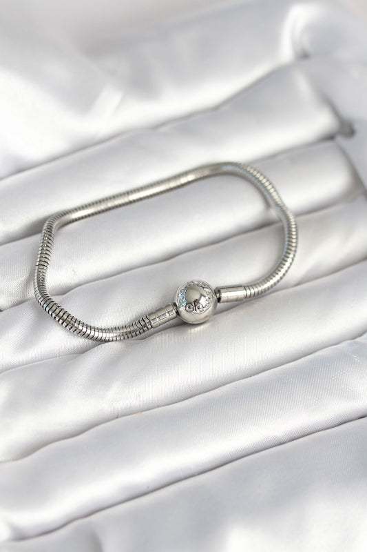 BB8015 - Gümüş Renk Pirinç Charm Bileklik
