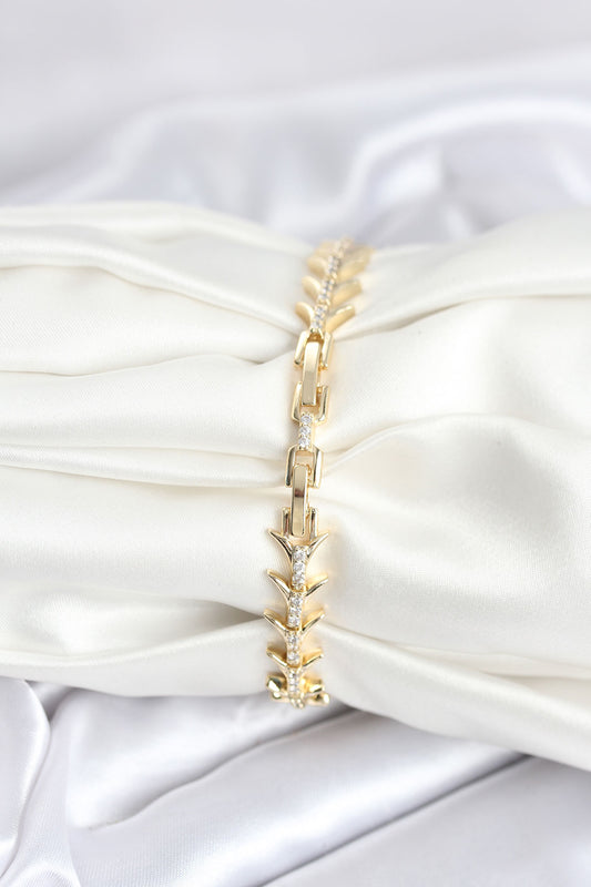 BB8027 - Pirinç Gold Renk Balık Sırtı Model Zirkon Taşlı Kadın Bileklik