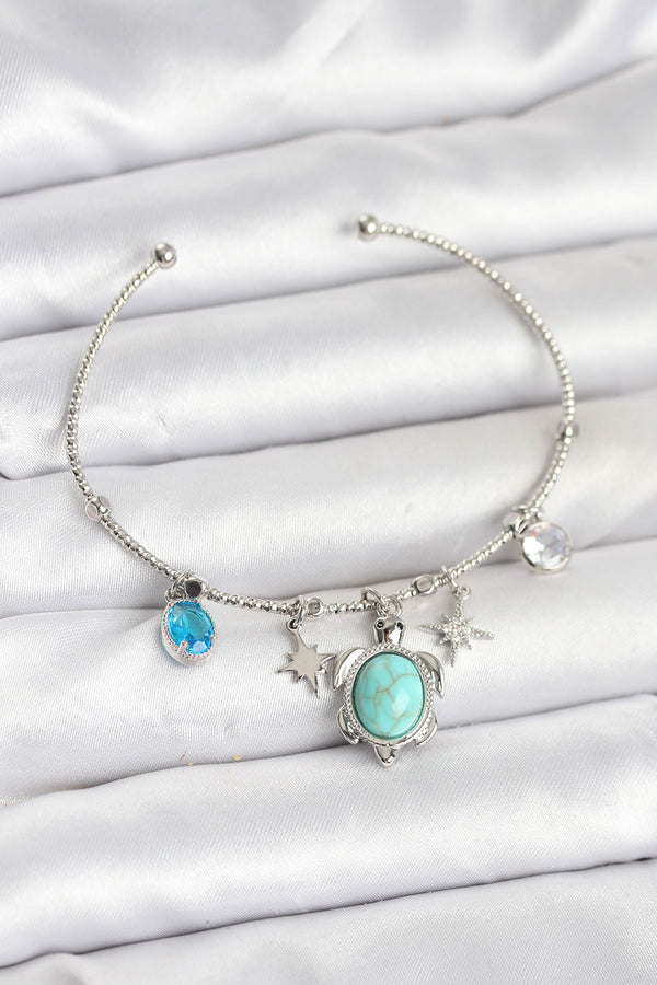 BB8034 - Caretta Caretta Charmlı Gümüş Renk Kadın Bileklik