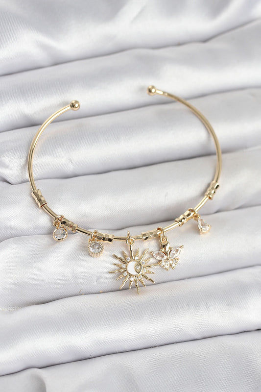 BB8041 - Güneş Charmlı Gold Renk Pirinç Kadın Bileklik